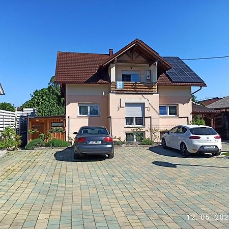 Appartamento Vagon - studio near BTC, Stožice stadium Lubiana Esterno foto