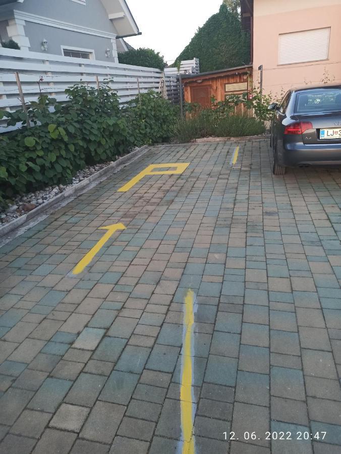 Appartamento Vagon - studio near BTC, Stožice stadium Lubiana Esterno foto